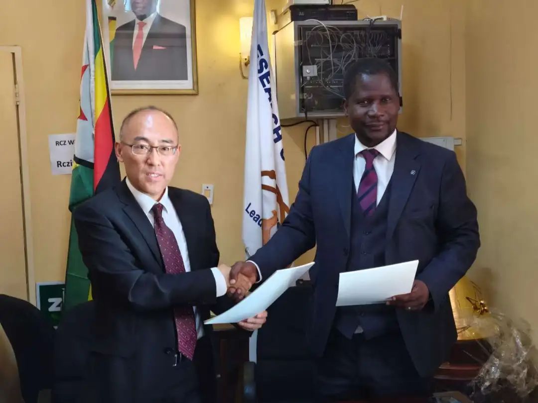 当研院同津巴布韦研究理事会签署合作备忘录